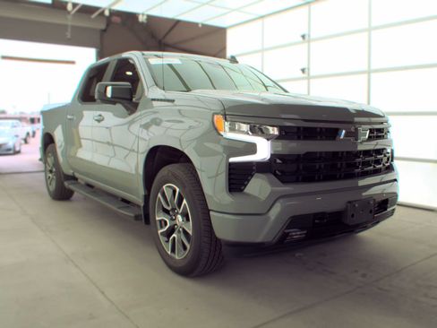 Used 2024 Chevrolet Silverado 1500 RST w/ Convenience Package II AWD/4WD image 2