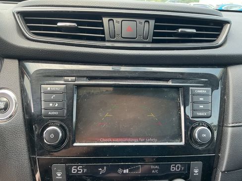 Used 2018 Nissan Rogue SV AWD/4WD image 29