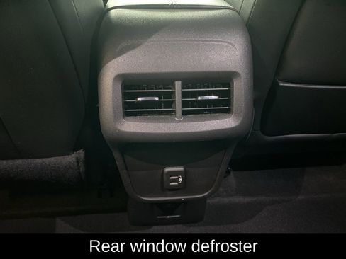 Used 2024 GMC Terrain SLT image 12