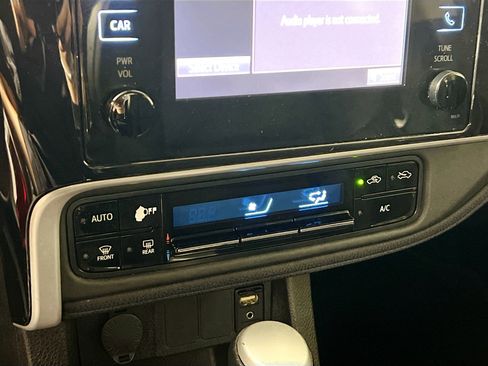 Used 2018 Toyota Corolla SE image 26