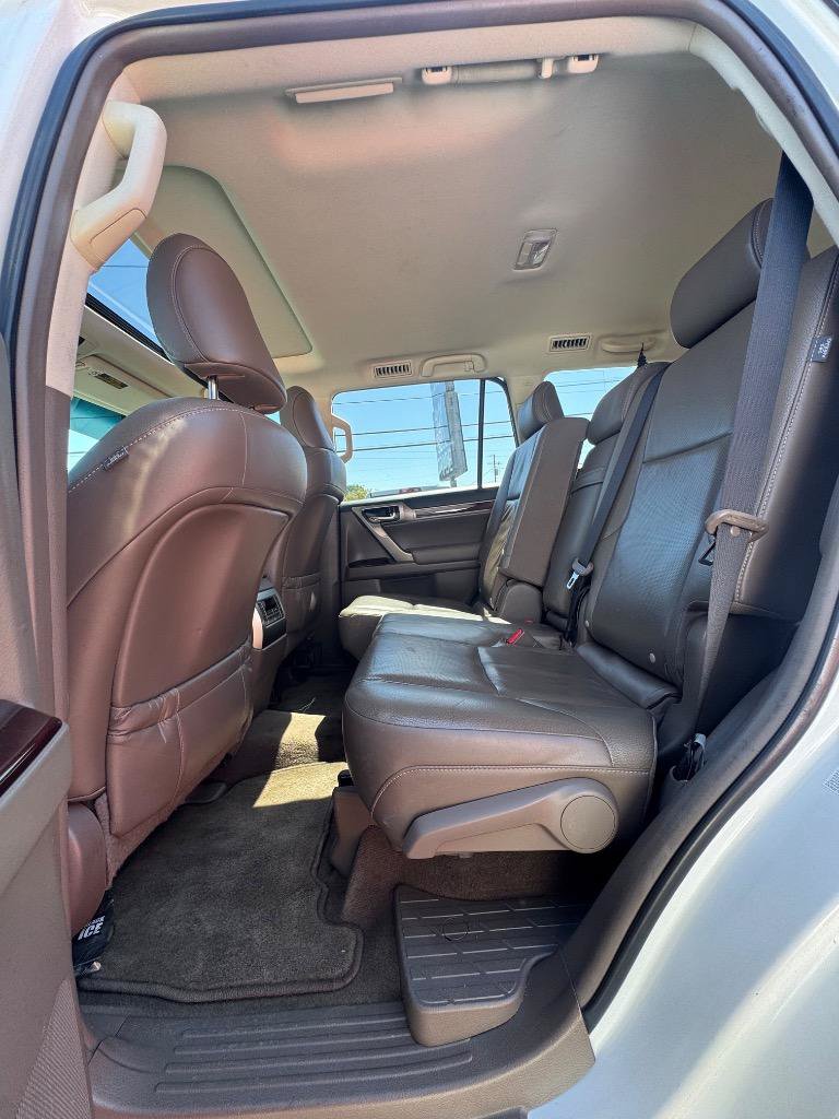 Used 2017 Lexus GX 460 Premium w/ Premium Package AWD/4WD image 24
