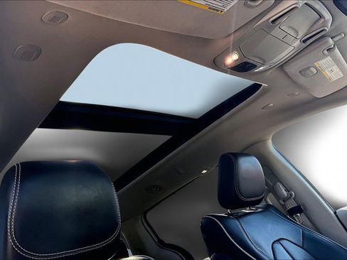 Used 2022 Chrysler Pacifica Limited image 27