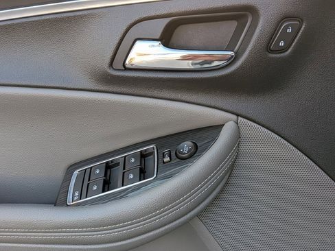 Used 2018 Chevrolet Impala LT image 8