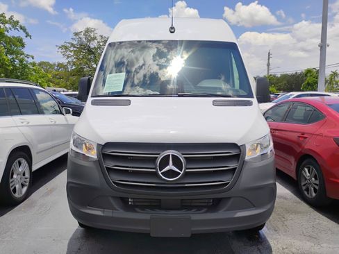 Used 2025 Mercedes-Benz Sprinter 2500 image 2