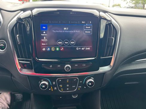 Used 2023 Chevrolet Traverse LT AWD/4WD image 37