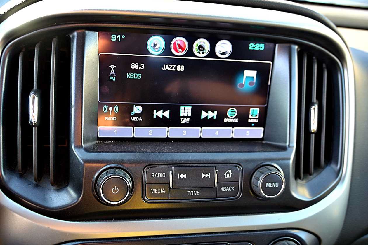 Used 2017 Chevrolet Colorado LT RWD image 17