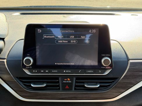 Used 2024 Nissan Altima 2.5 SV FWD image 54