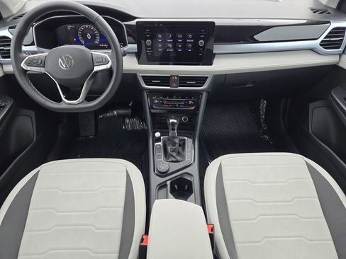New 2026 Volkswagen Taos SE image 21