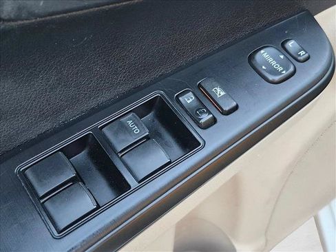 Used 2012 Toyota Camry LE FWD image 14