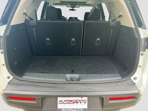 Used 2022 Nissan Pathfinder SV w/ SV Premium Package image 26