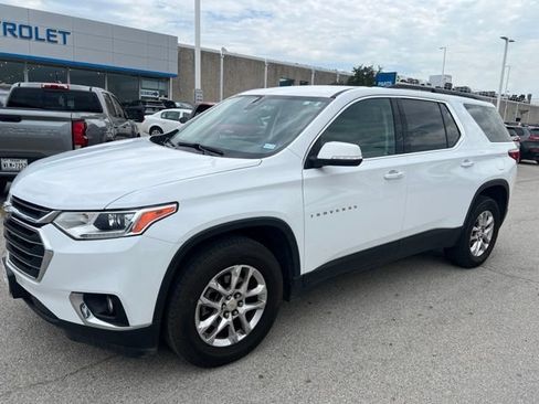 Used 2021 Chevrolet Traverse LT FWD image 2