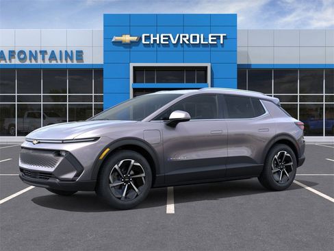 New 2026 Chevrolet Equinox EV LT image 2