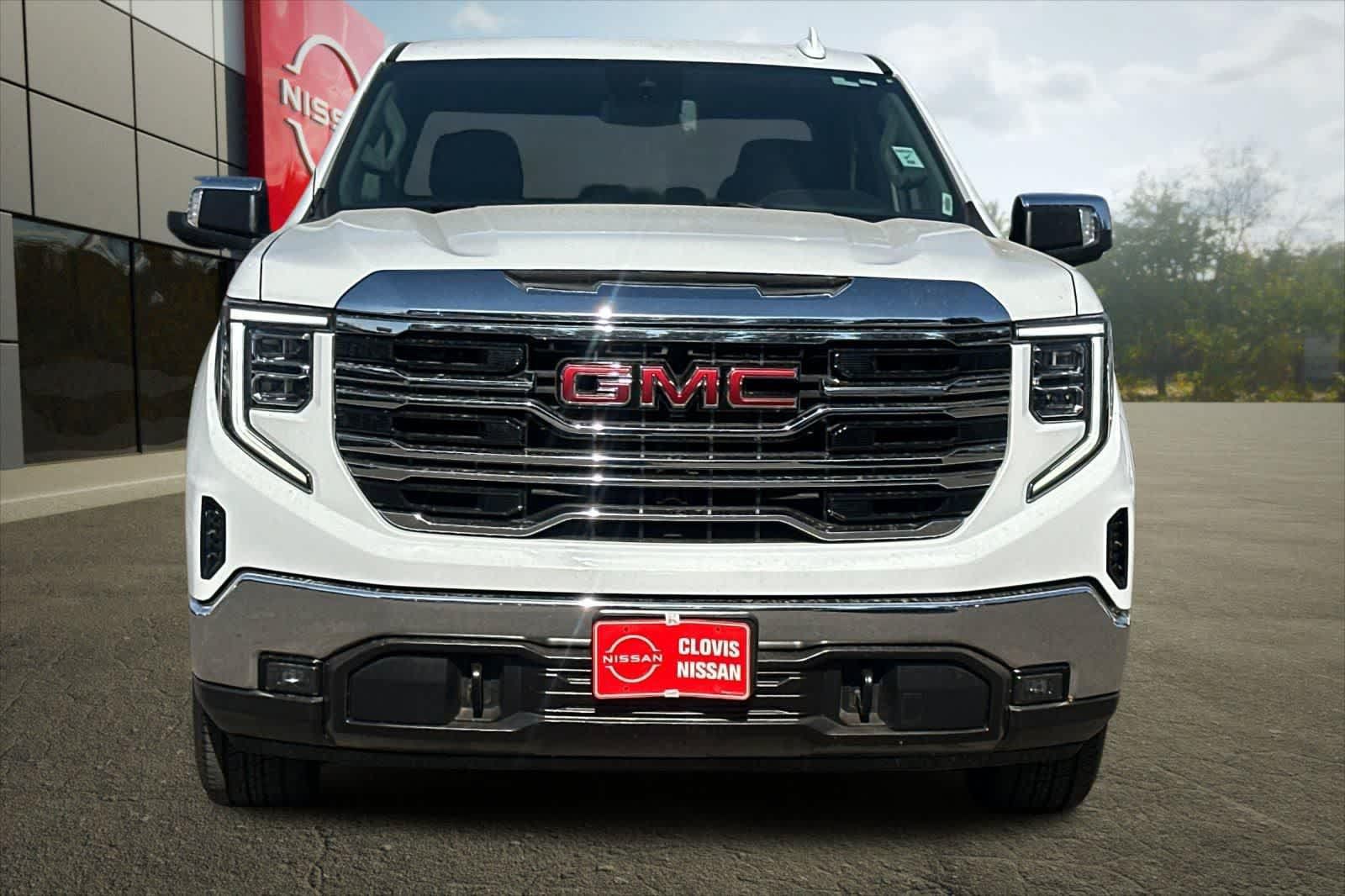 Used 2025 GMC Sierra 1500 SLT RWD image 11