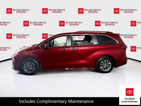 Certified 2024 Toyota Sienna XLE FWD image 8