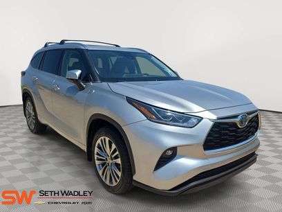 Used 2023 Toyota Highlander Limited