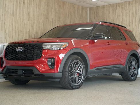 Used 2026 Ford Explorer ST-Line w/ ST-Line Street Pack RWD image 4