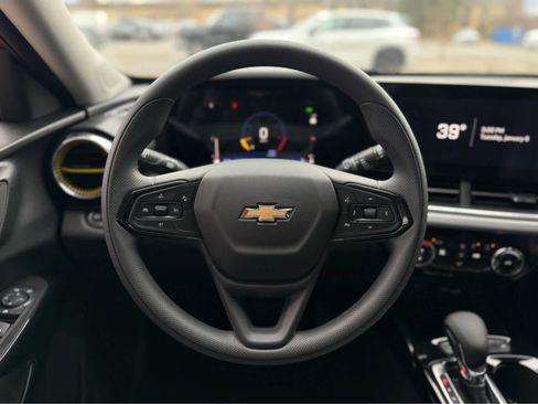 New 2026 Chevrolet Trax LT image 7