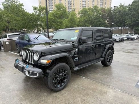Used 2023 Jeep Wrangler Unlimited Sahara w/ Cold Weather Group AWD/4WD image 1