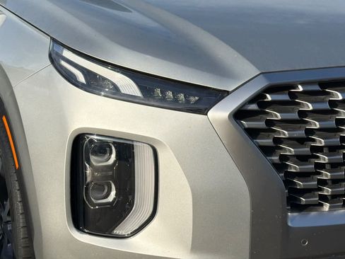 Used 2022 Hyundai Palisade SEL w/ Premium Package FWD image 7