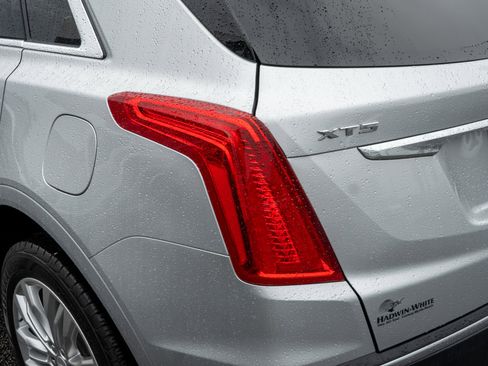Used 2018 Cadillac XT5 Premium Luxury FWD image 10