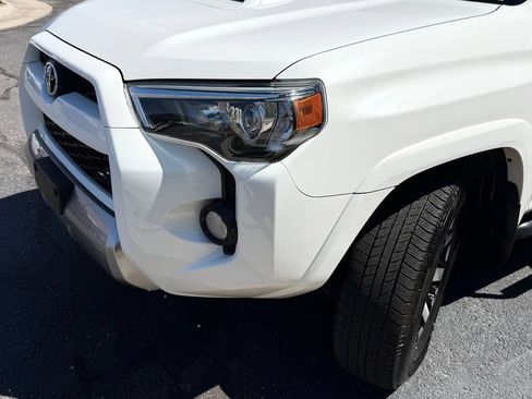 Used 2018 Toyota 4Runner TRD Off-Road Premium w/ Convenience Package AWD/4WD image 14