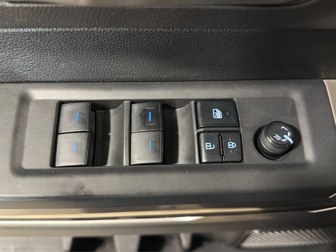Used 2022 Toyota Tundra SR5 AWD/4WD image 16