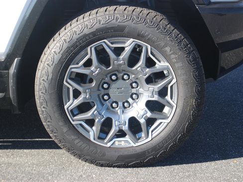 New 2025 GMC Hummer EV 3X image 9