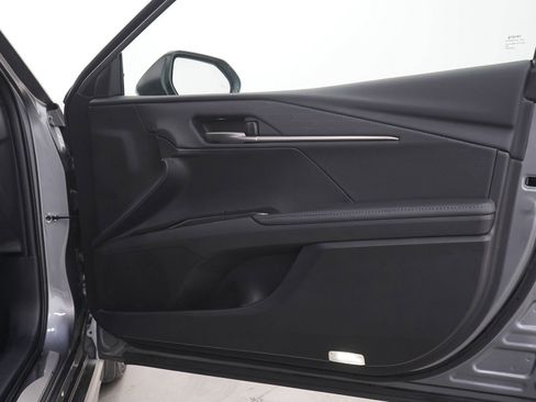 Used 2025 Toyota Camry XSE AWD/4WD image 9