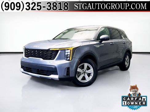 Used 2025 Kia Sorento LX FWD image 1