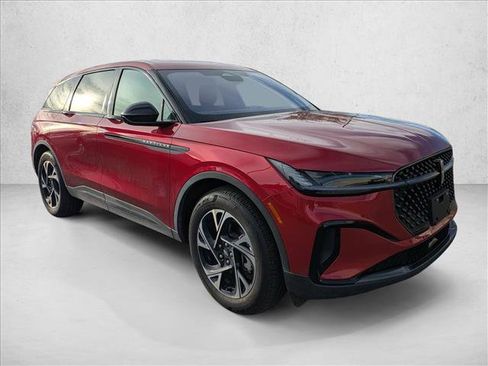 Used 2025 Lincoln Nautilus Premier w/ Equipment Group 102A image 3