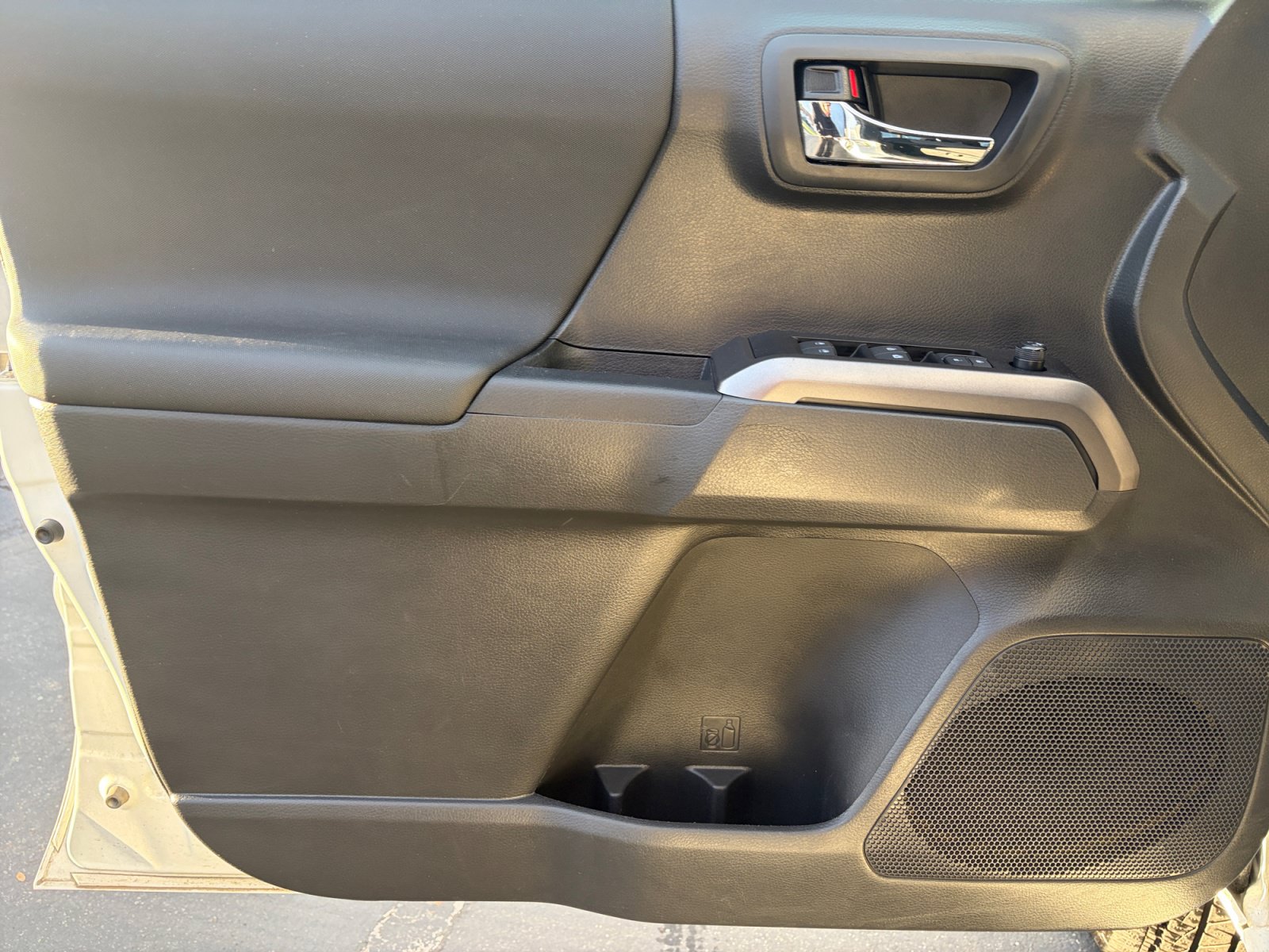 Used 2023 Toyota Tacoma TRD Sport w/ Advanced Technology Package AWD/4WD image 9