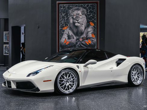 Used 2016 Ferrari 488 GTB RWD image 1