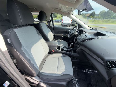 Used 2017 Ford Escape SE FWD image 25
