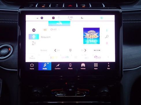 New 2025 Jeep Grand Cherokee Limited w/ MOPAR Finishing Package AWD/4WD image 21