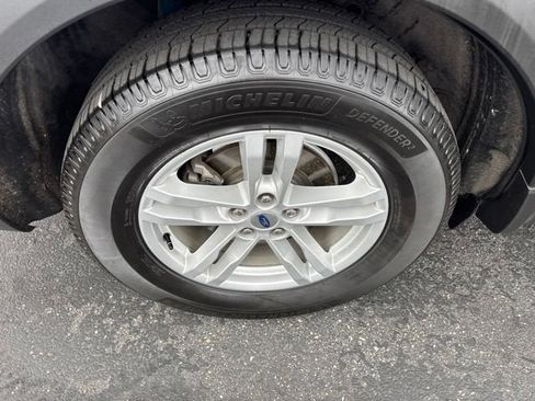 Used 2021 Ford Explorer XLT w/ Equipment Group 202A AWD/4WD image 26