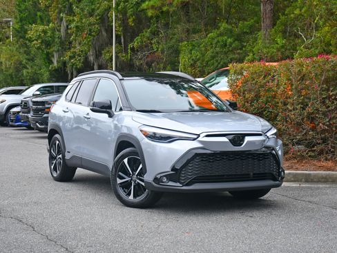 Certified 2024 Toyota Corolla Cross XSE image 6