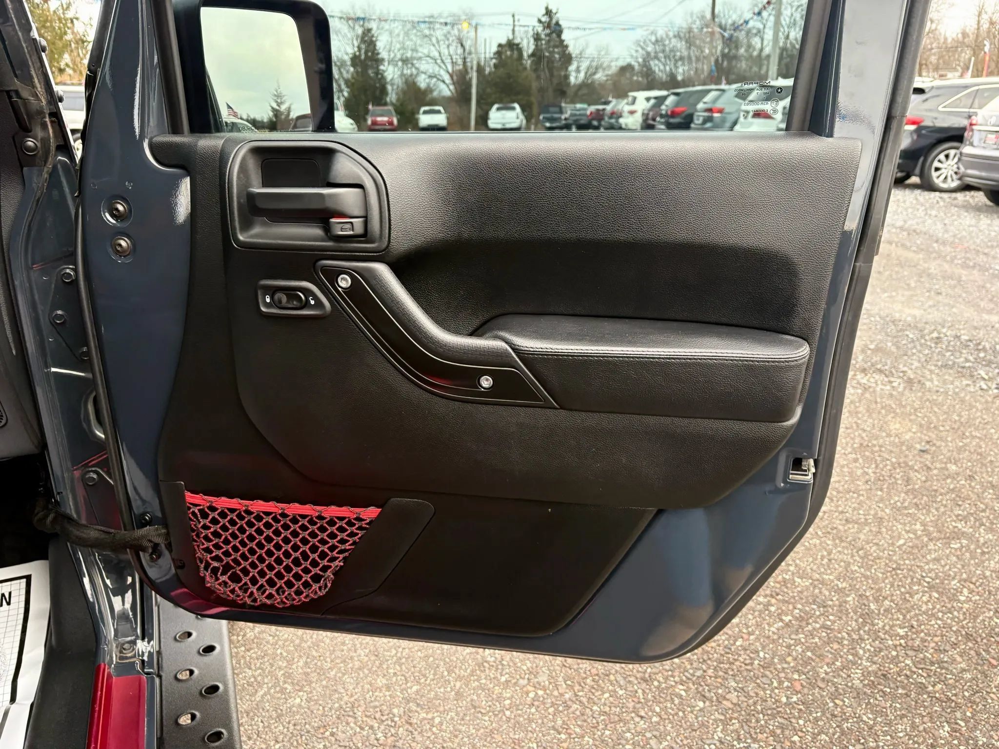 Used 2017 Jeep Wrangler Unlimited Rubicon AWD/4WD image 12