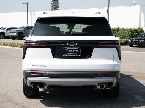 New 2026 Chevrolet Traverse LT w/ Driver Confidence Package image 5
