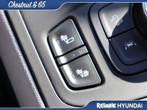 Used 2023 GMC Terrain SLT w/ Infotainment Package II AWD/4WD image 38
