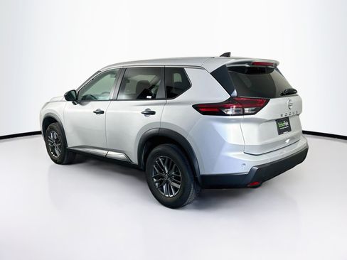 Used 2024 Nissan Rogue S FWD image 5