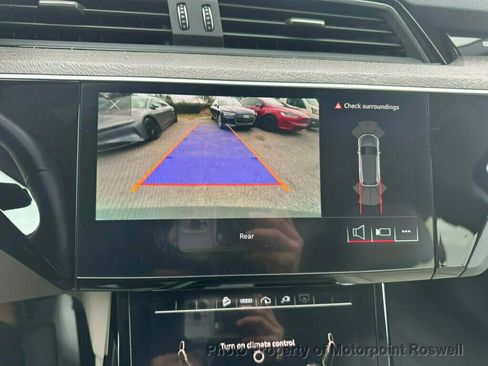 Used 2022 Audi e-tron Premium image 19