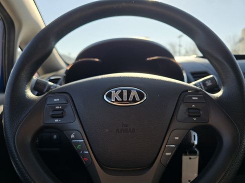 Used 2017 Kia Forte LX image 17
