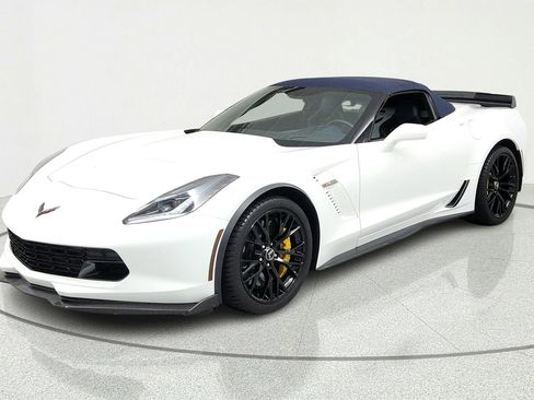 Used 2015 Chevrolet Corvette Z06 w/ 3LZ Preferred Equipment Group RWD image 1
