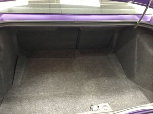 Used 2010 Dodge Challenger R/T RWD image 11