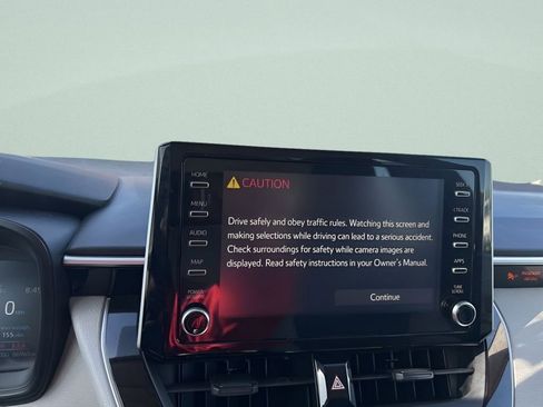 Used 2020 Toyota Corolla LE w/ Carpet Mat Package (TMS) FWD image 26