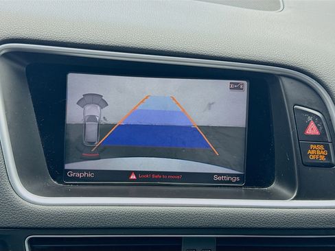 Used 2017 Audi Q5 2.0T Premium Plus w/ Technology Package image 10