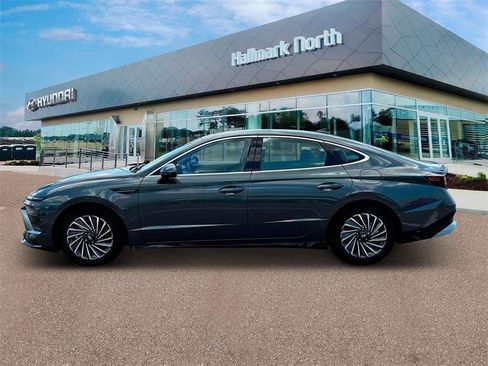 New 2025 Hyundai Sonata Limited image 3