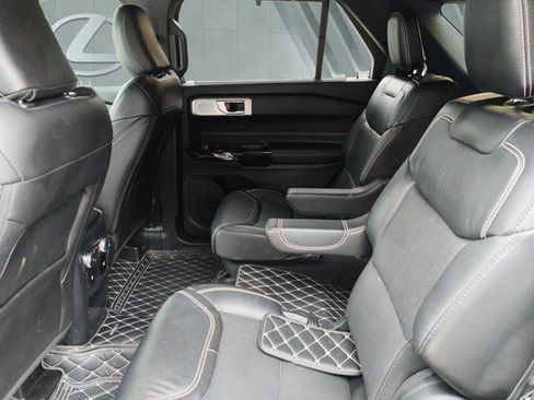 Used 2021 Ford Explorer ST w/ Equipment Group 401A AWD/4WD image 11