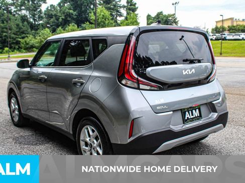 Used 2025 Kia Soul LX w/ LX Technology Package FWD image 5