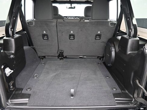 Certified 2022 Jeep Wrangler Unlimited Sahara AWD/4WD image 15